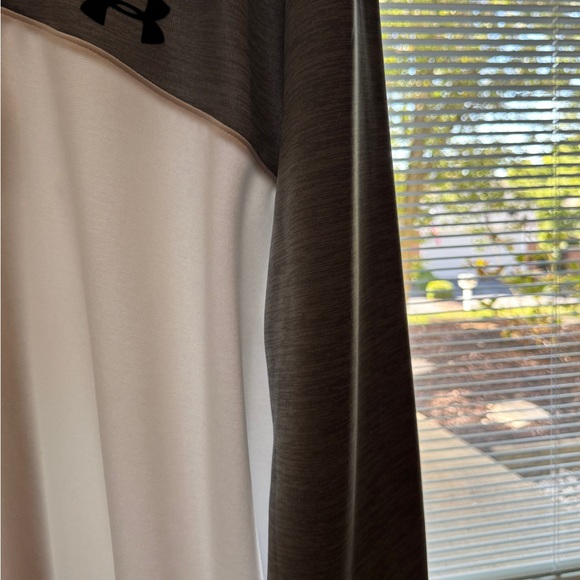 Under Armour Men's Two-Tone Gray and White Pullover SZ XL. New without Tags - Picture 5 of 11